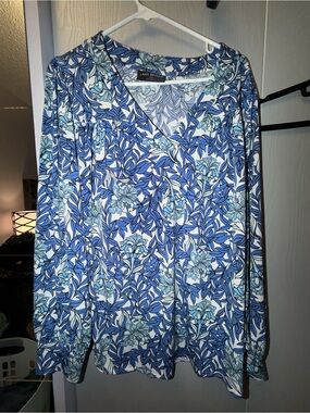 Lane Bryant Blue Floral V-Neck Women’s Blouse